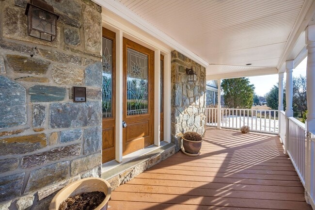 Building Photo - WELLER ESTATES