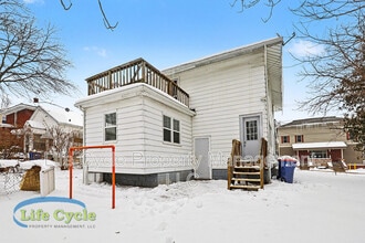 Building Photo - 507 Eastern Ave NE