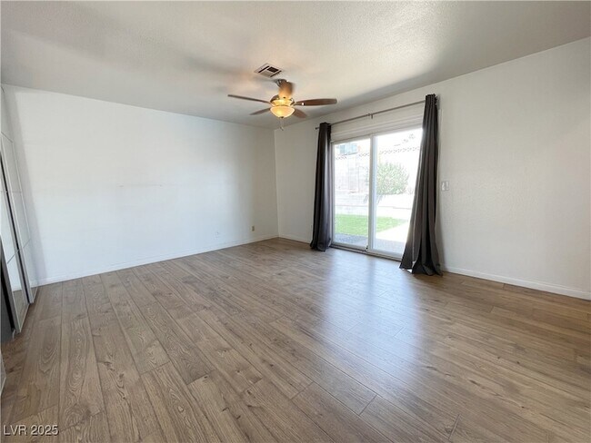 Building Photo - 3548 Silver Bend St