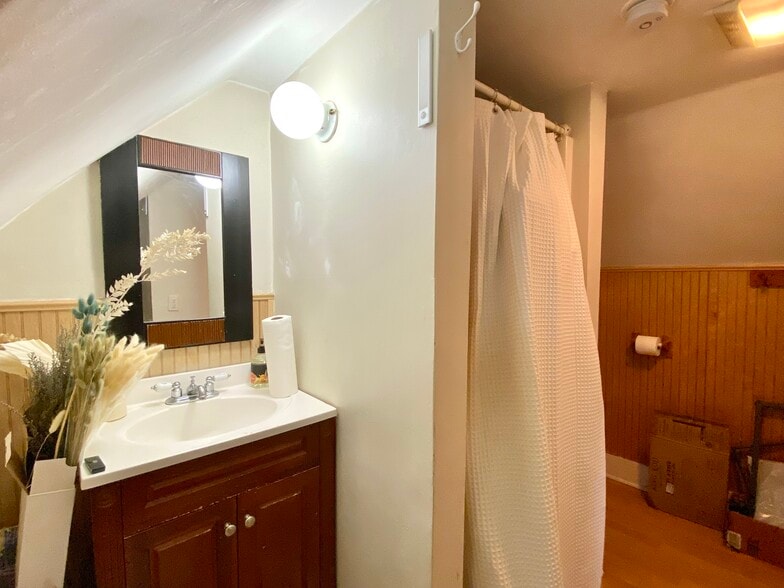 Primary Bathroom - 40 Clark St