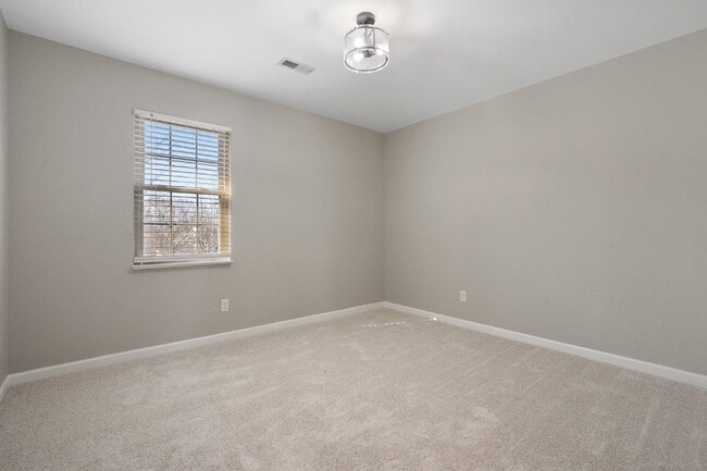 Building Photo - *RESERVED - Contact Us to Submit A Backup App!* Fully Renovated 4BR/2.5BA Gem in Sought-After Ben...