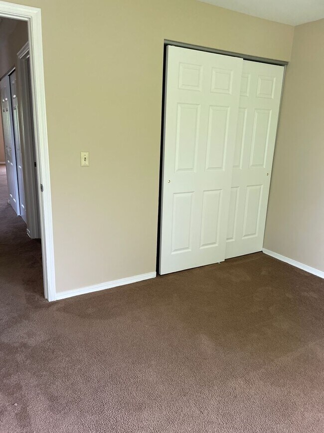 Building Photo - Available Now! 2 bedroom 2 bathroom condo in the heart of O'Fallon MO