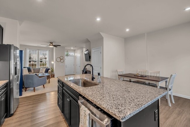 Building Photo - 420 Park Ave