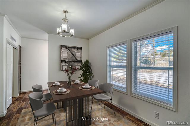 Building Photo - 904 W 6th St