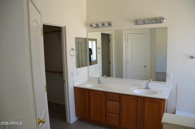 Building Photo - 16190 W Winchcomb Dr