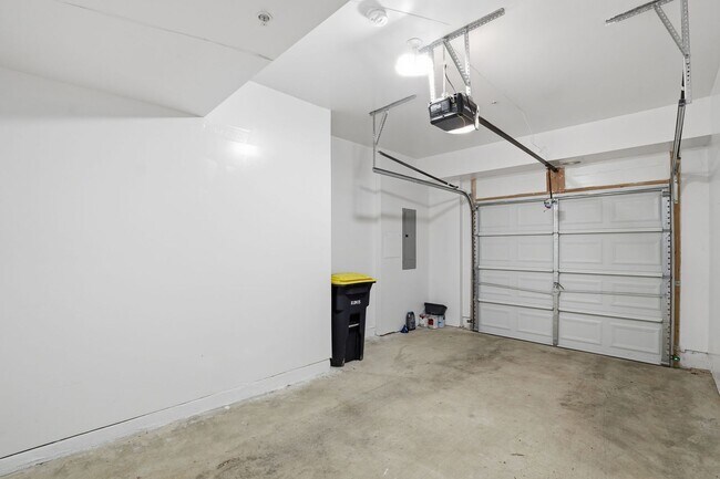 Building Photo - Step into a beautifully designed contemporary residence that exudes style and comfort at every turn.