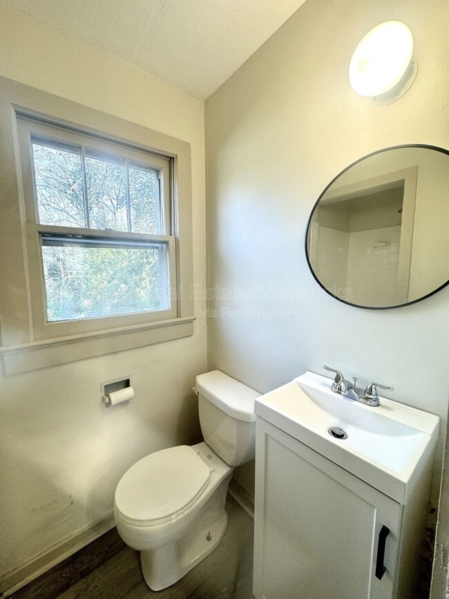 Building Photo - 1820 Tunnel Blvd