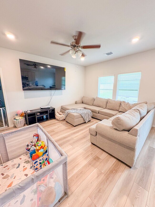 Building Photo - 7303 Veronica Ct