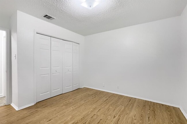 Building Photo - 10710 Topperwein Dr