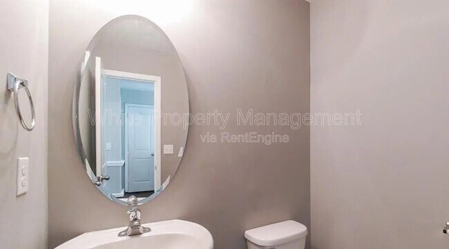 Building Photo - 1525 Lilly Springs Pl