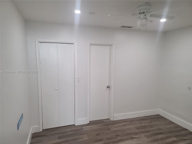 Building Photo - 2862 SW 38th Ct