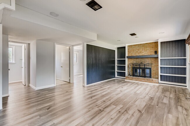 Building Photo - 4641 W Tufts Ave
