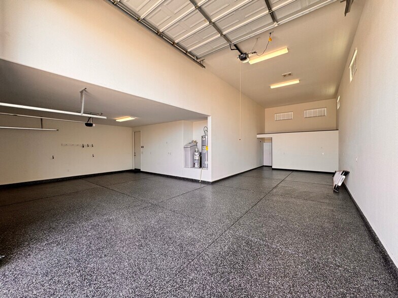 Building Photo - 786 W Palo Verde Dr