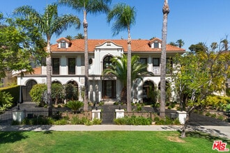 Building Photo - 520 N Palm Dr
