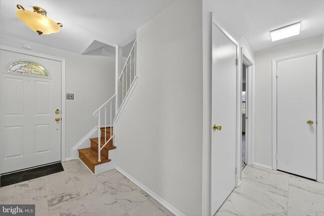 Building Photo - 13719 McGill Dr