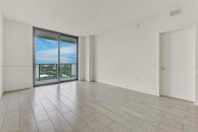 Building Photo - 2000 Metropica Wy