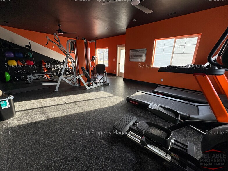 Building Photo - 1594 Hannah Ln