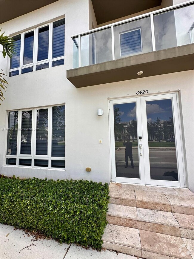 Building Photo - 6420 NW 104th Path