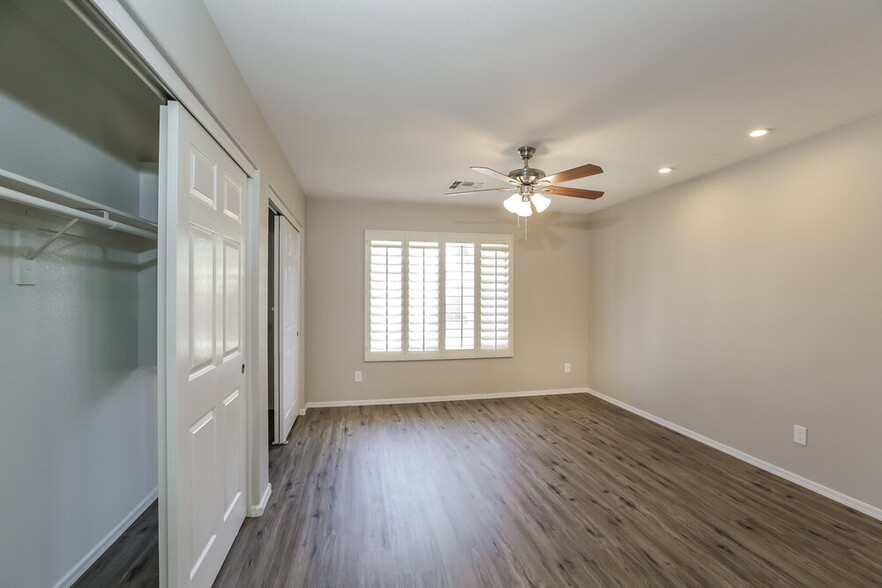 Building Photo - 10898 W Alvarado Rd