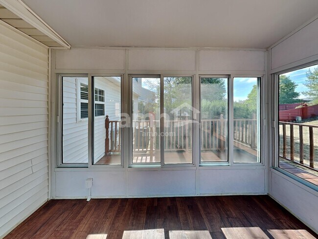 Building Photo - 115 Grove Run Rd