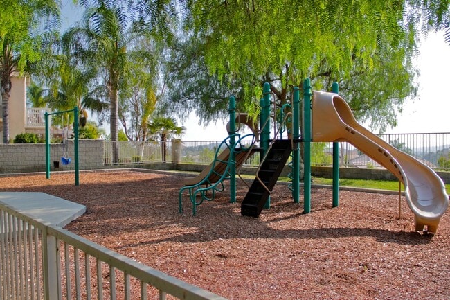Building Photo - 21591 Hummingbird St