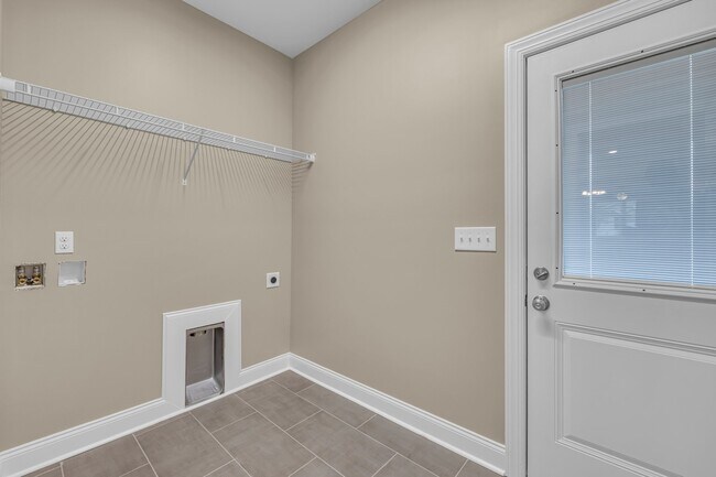 Building Photo - 702 Moore St