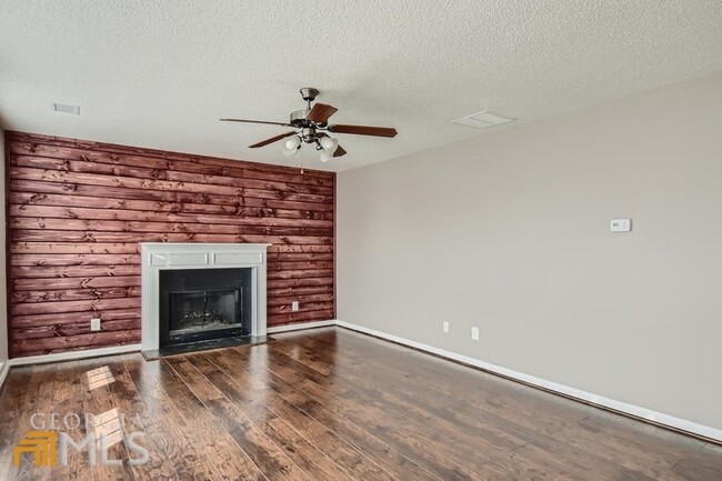 Building Photo - 145 Cotton Dr