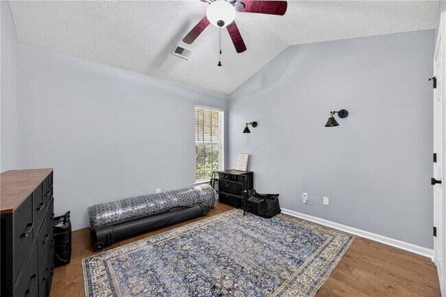 Building Photo - 9899 Vista Cir