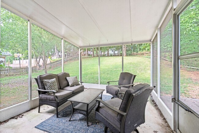 Building Photo - Beautifully Remodeled 4BR Ranch in Matthews