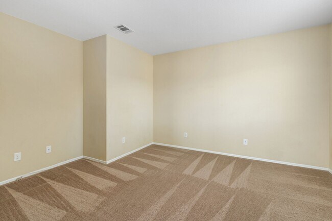 Building Photo - 46433 Vianne Ct