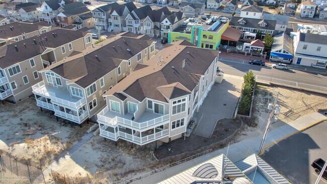 Building Photo - 209 Beach Front