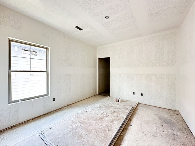 Building Photo - 4305 W Bronco Dr