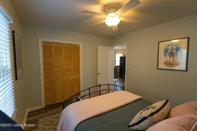 Building Photo - 720 Gheens Ave