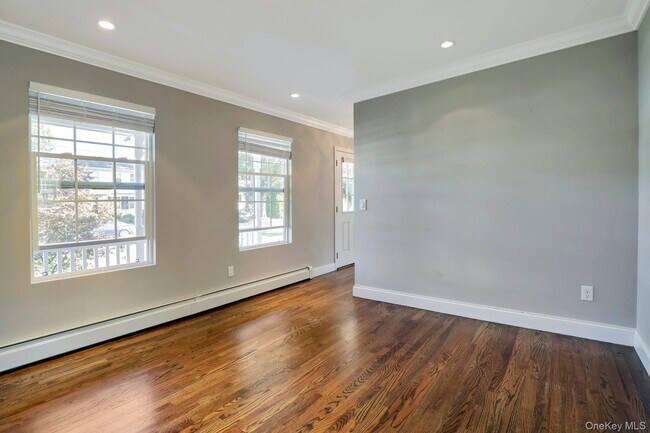 Building Photo - 32 Delamere St