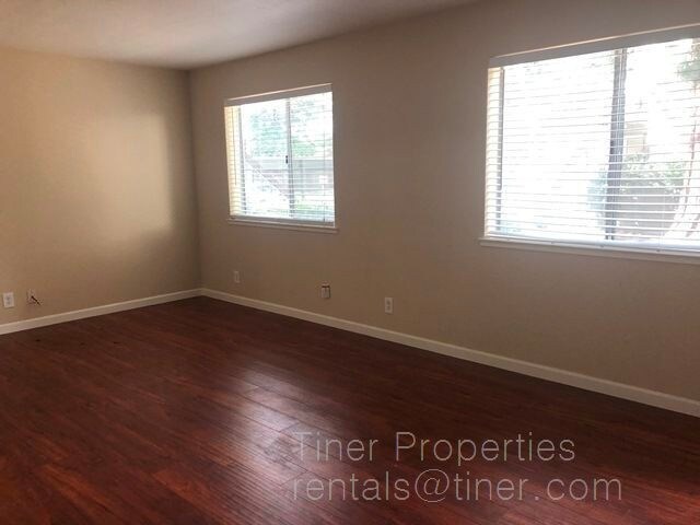 Building Photo - Natomas 2 Bedroom Condominium in Gated Com...