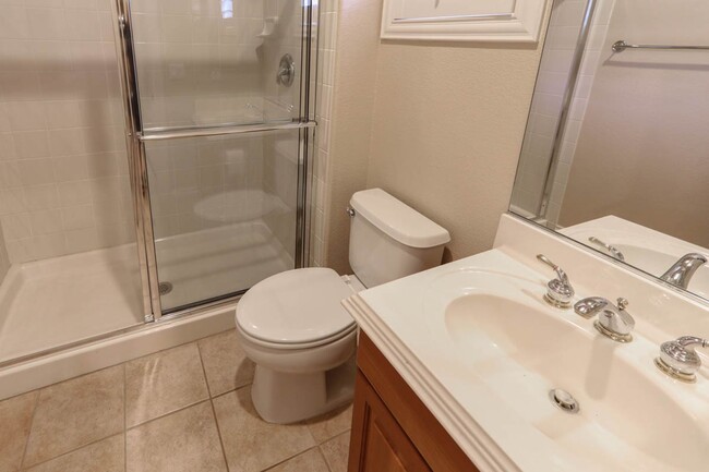 Building Photo - Stunning 6 Bedroom Home With Casita Pool H...