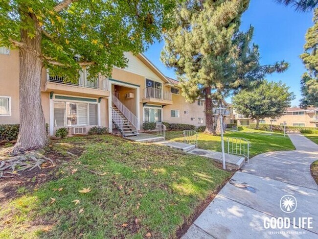 Building Photo - 4540 Maple Ave