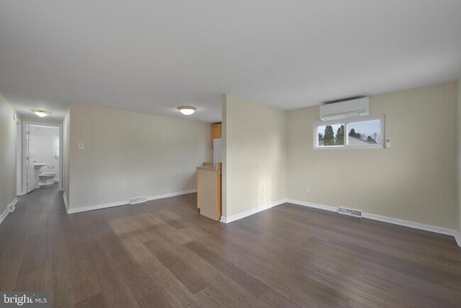 Building Photo - 244 Pomona Ave