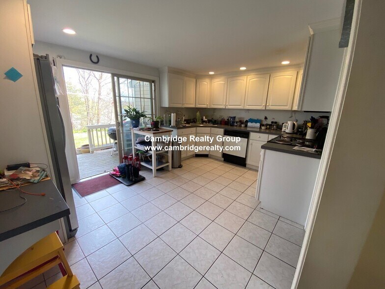 Building Photo - 14 Park Pl