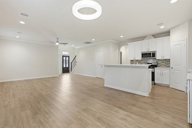 Building Photo - 9738 Champion Heavens Dr