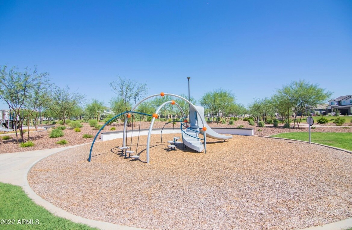 Building Photo - 4882 E Helena Dr