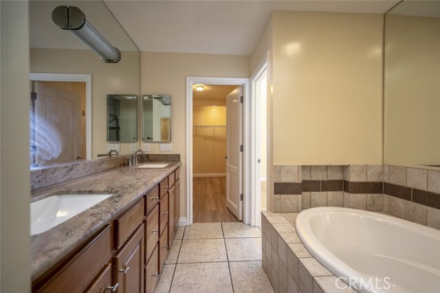 Building Photo - 5241 Colodny Dr