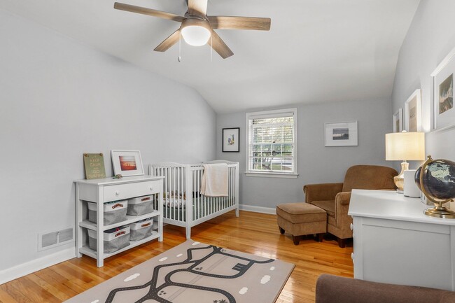 Building Photo - 811 Hiawatha Dr