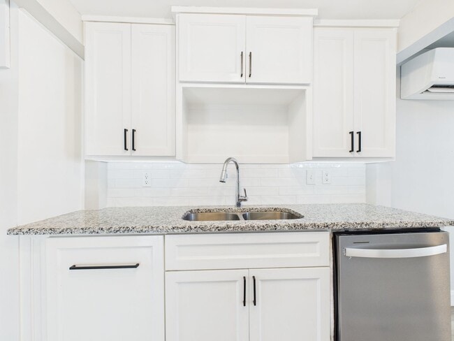 Building Photo - 3412 NE 16th Ave