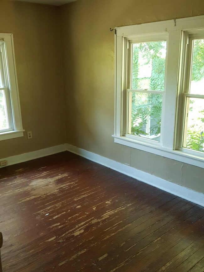 Building Photo - 2nd and Lincoln - August 2026