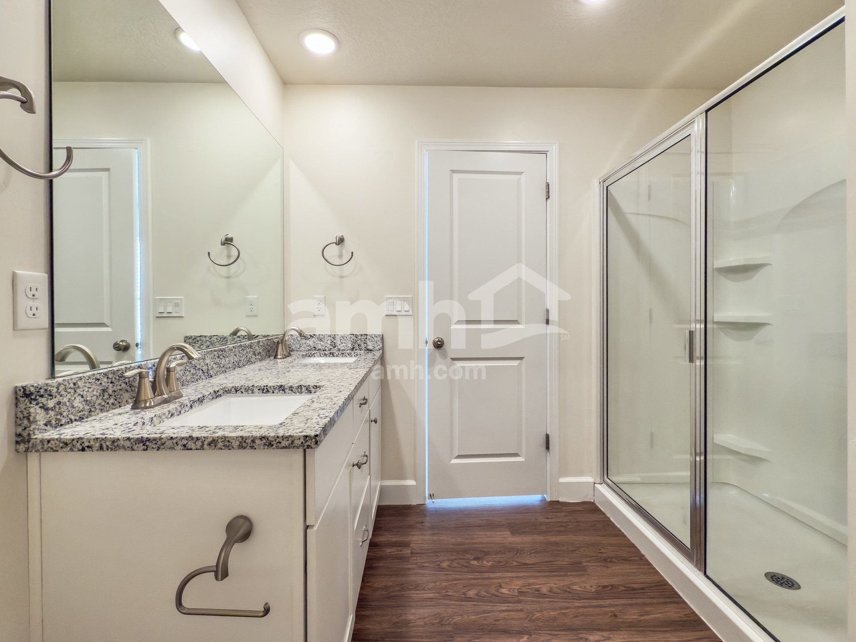 Building Photo - 1247 E Meadow Ranch Ln