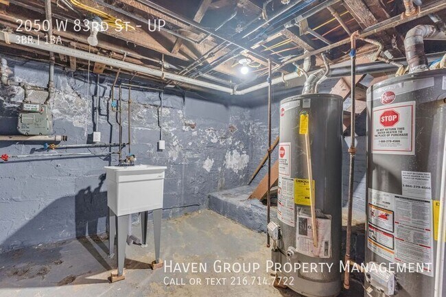 Building Photo - 2050 W 83rd St