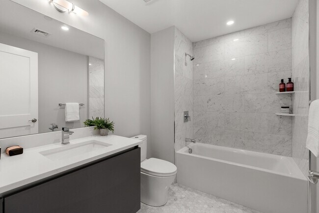 Building Photo - 54 Pleasant St