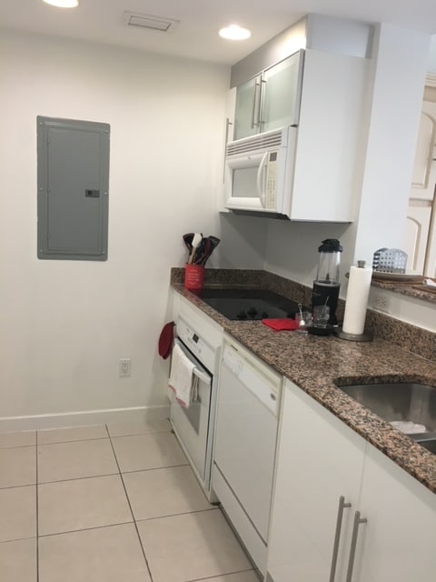 Building Photo - 335 S Biscayne Blvd