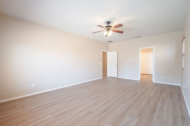 Building Photo - 26197 W Potter Dr